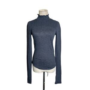 We The Free gray long sleeves mock detail neck size XS